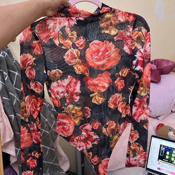 SNDYS Sheer Floral Long Sleeve Bodysuit Size Small Black Red SFBS016 - Picture 9 of 9
